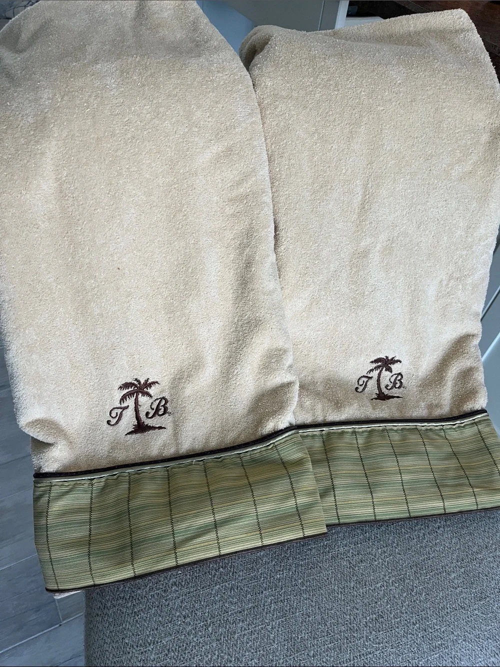 Tommy Bahama Home VTG embroidered monogram initials TB striped trim 100% cotton